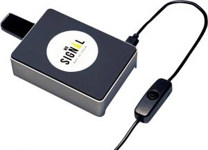 Kompaktes cAPPito-Ger&auml;t mit USB-Stick und Anschlusskabel.